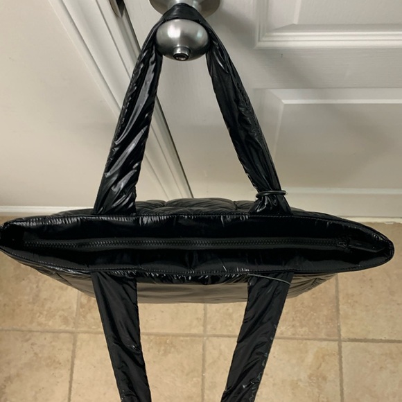 Puffer Shiny Black Quilted Vince Camuto Bag - Picture 11 of 17